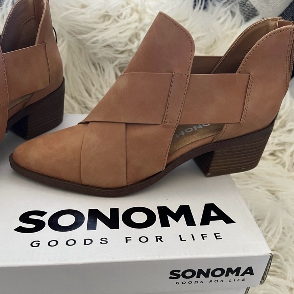 Woman booties